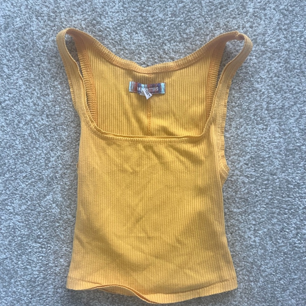URBAN OUTFITTERS RIBBED TANK TOP !!